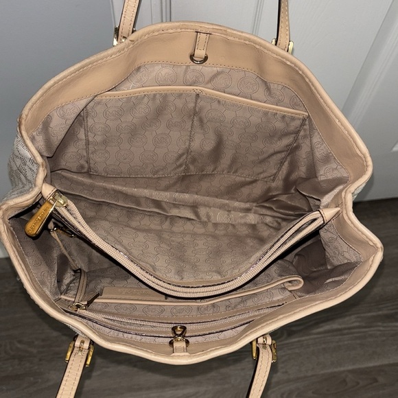 Michael Kors Logo Tote - Picture 2 of 7